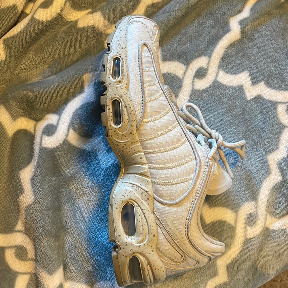 Air max shoes. Like new!